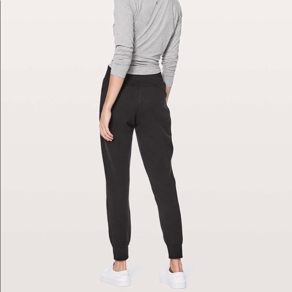 Lululemon Get Going Jogger - Picture 3 of 13